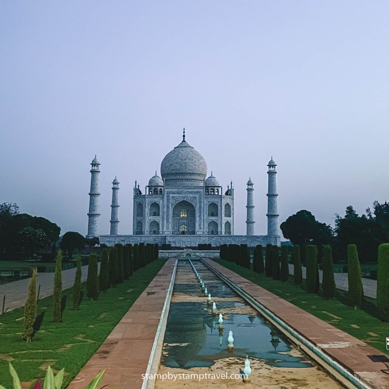 Taj Mahal India al amanecer