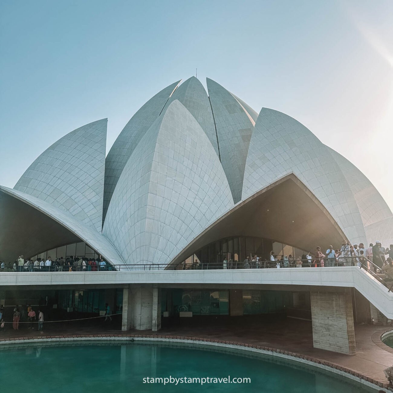 Visita el Templo del Loto en Nueva Delhi