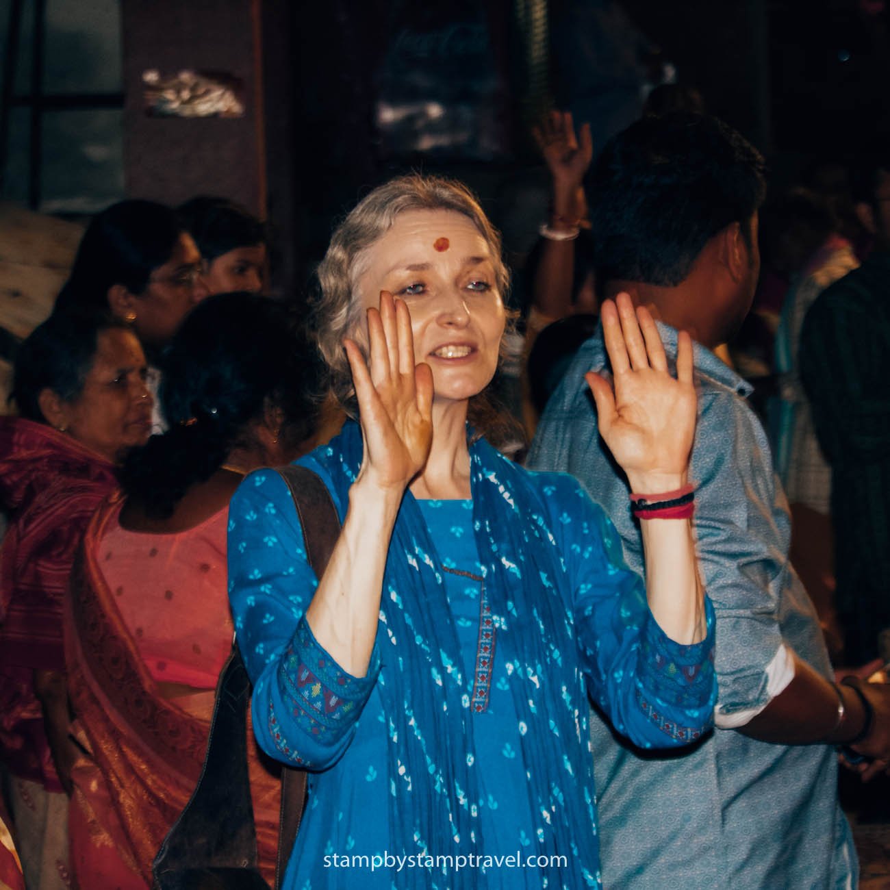 Devotos en Varanasi, la India