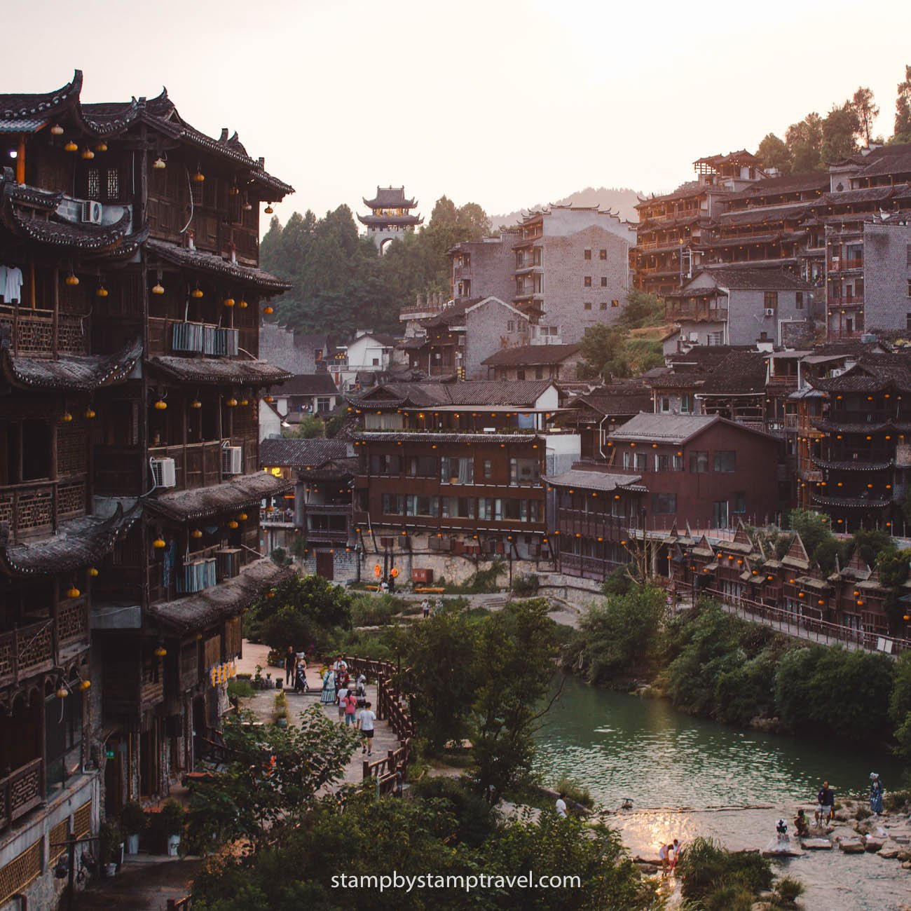 Atardecer en Furong Ancient Towna
