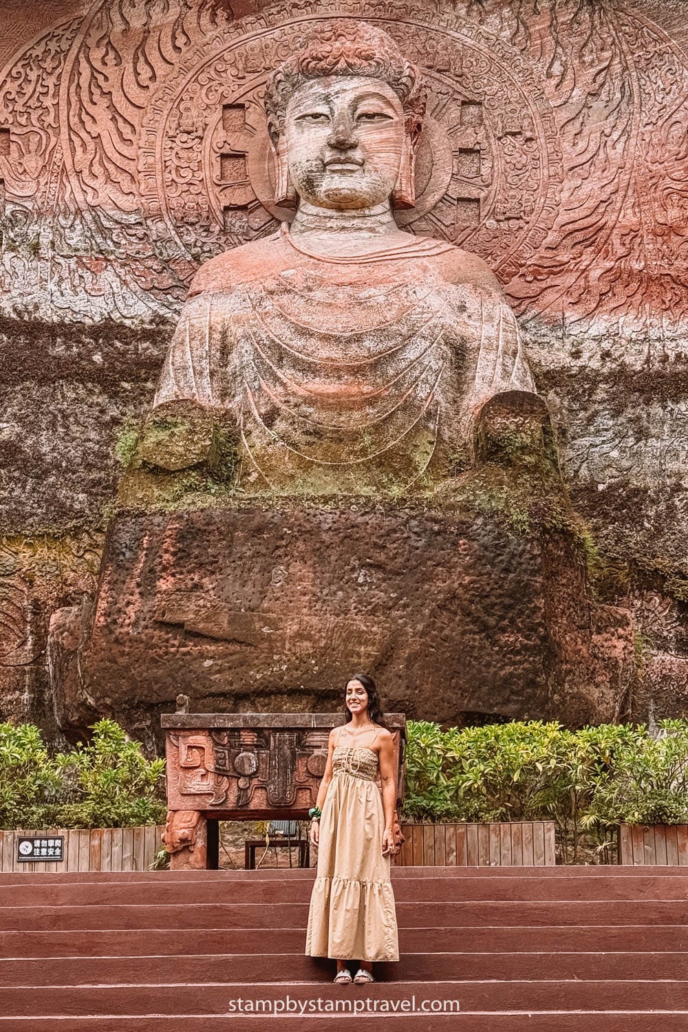 Leyre en el Buda Gigante de Leshan