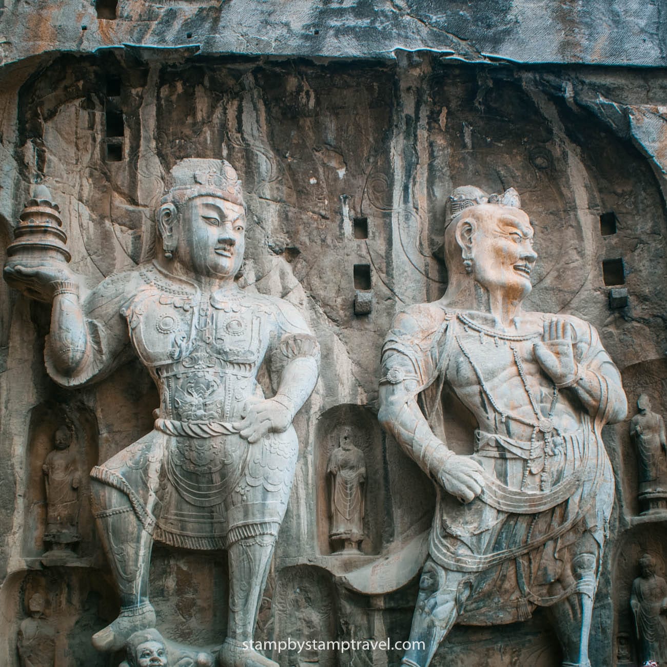 Figuras en las Grutas de Longmen