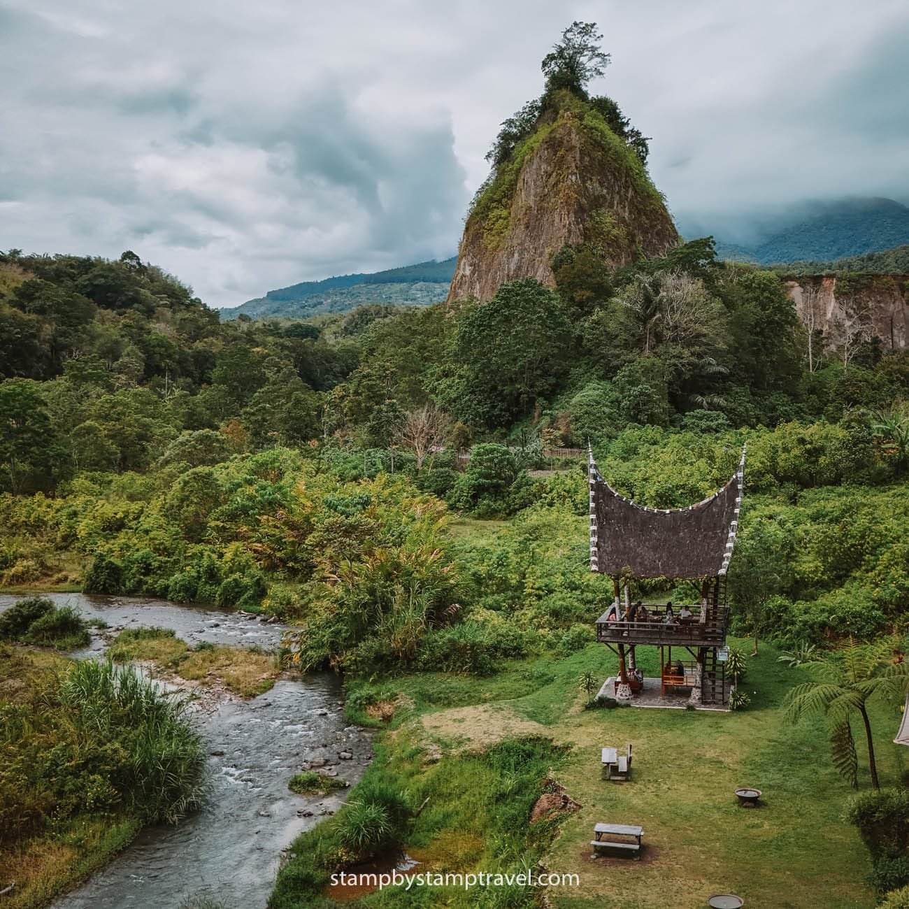 Cañón Sianok en la ruta por Sumatra