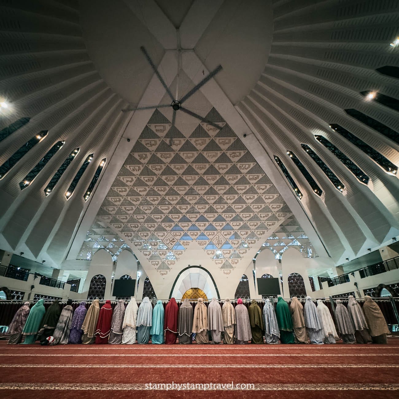 Mezquita rezando en Padang