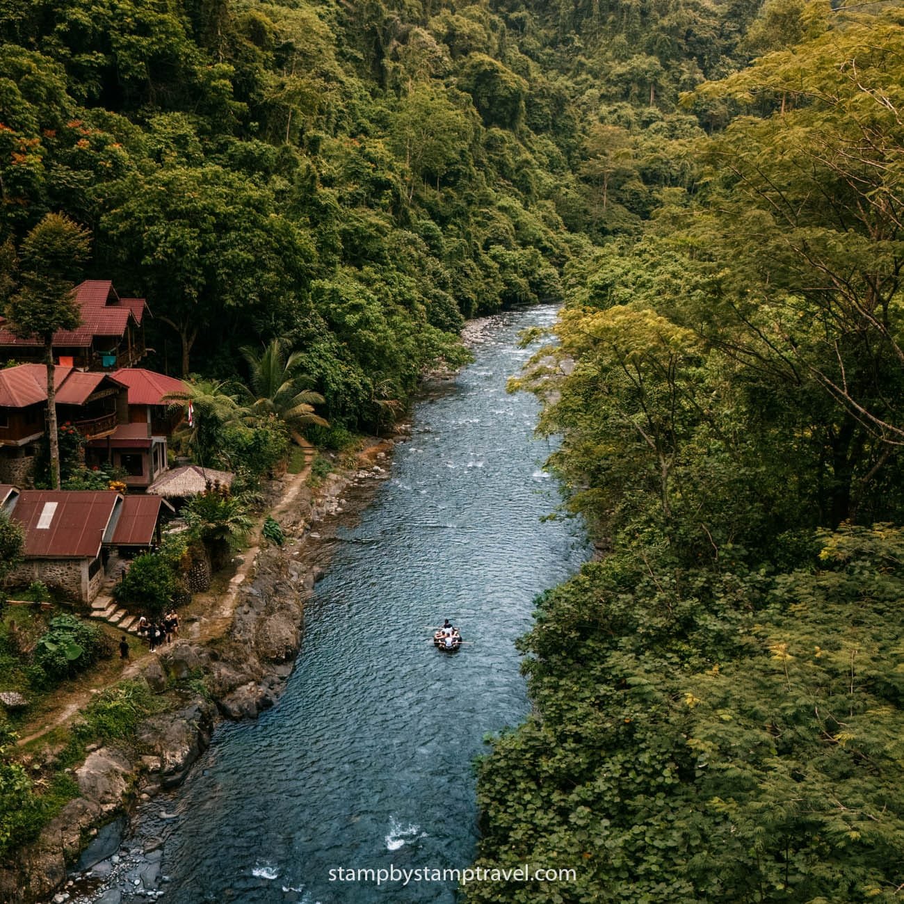 Rafting en el viaje a Sumatra