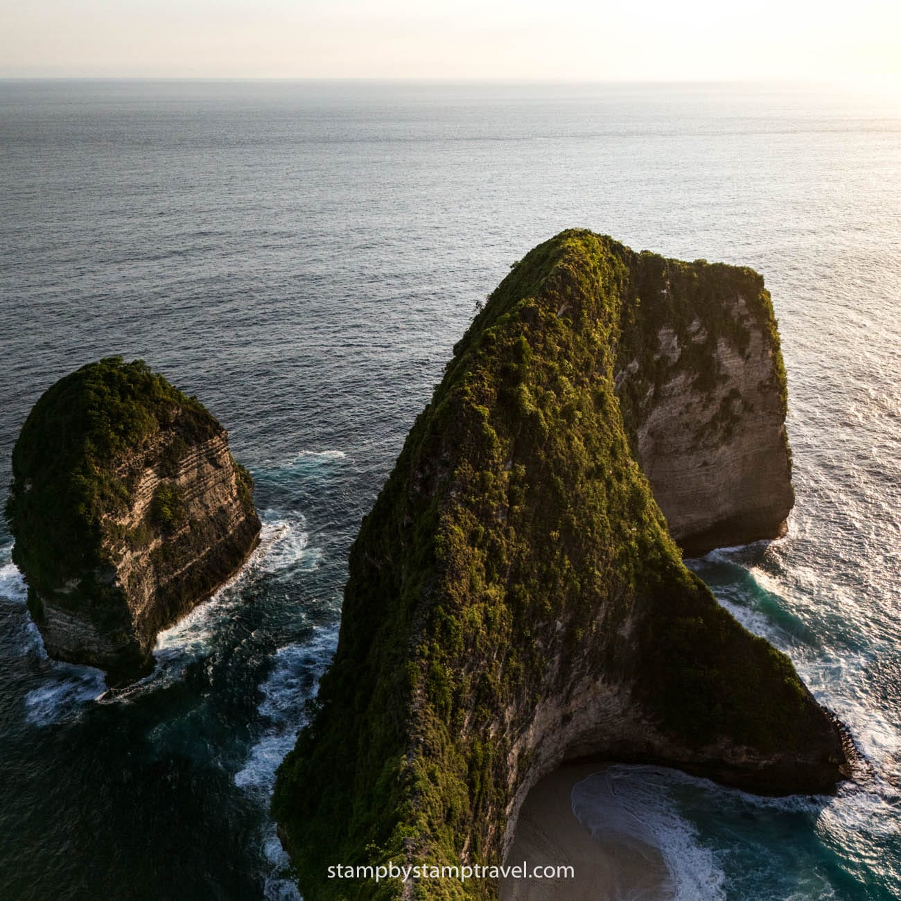 Atardecer en Kelingking Beach en Nusa Penida