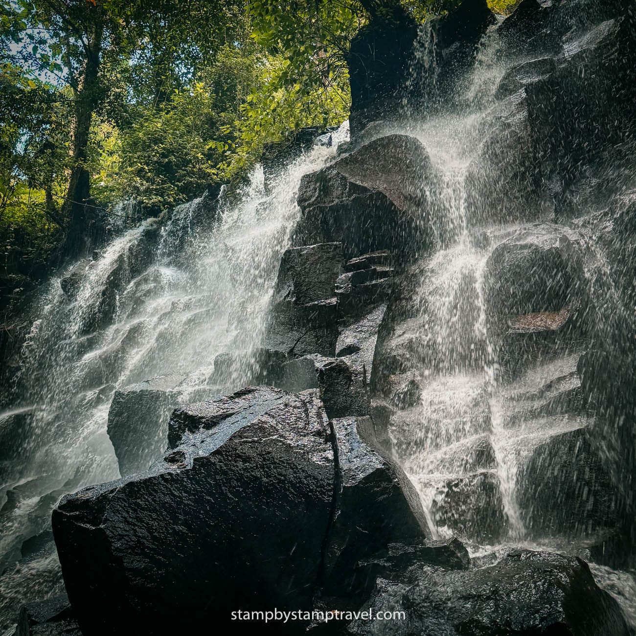 Cascada de Kanto Lampo