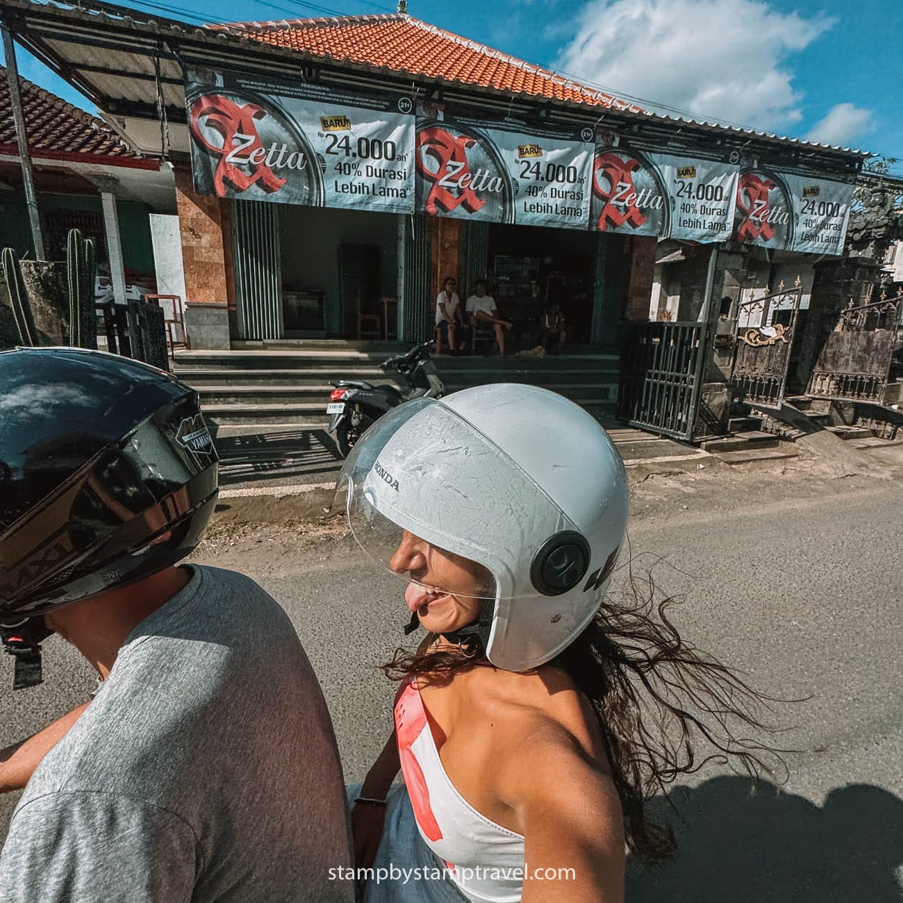 Cómo moverse en moto por Uluwatu
