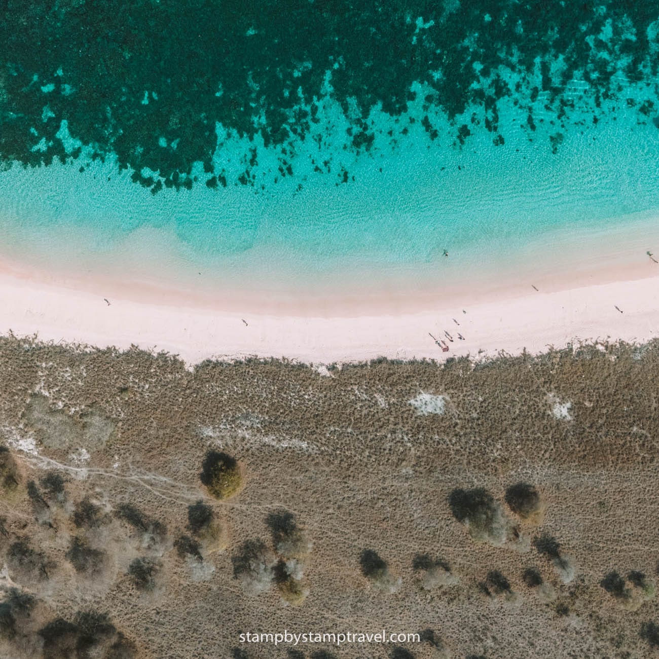 Playa turquesa en Komodo National Park
