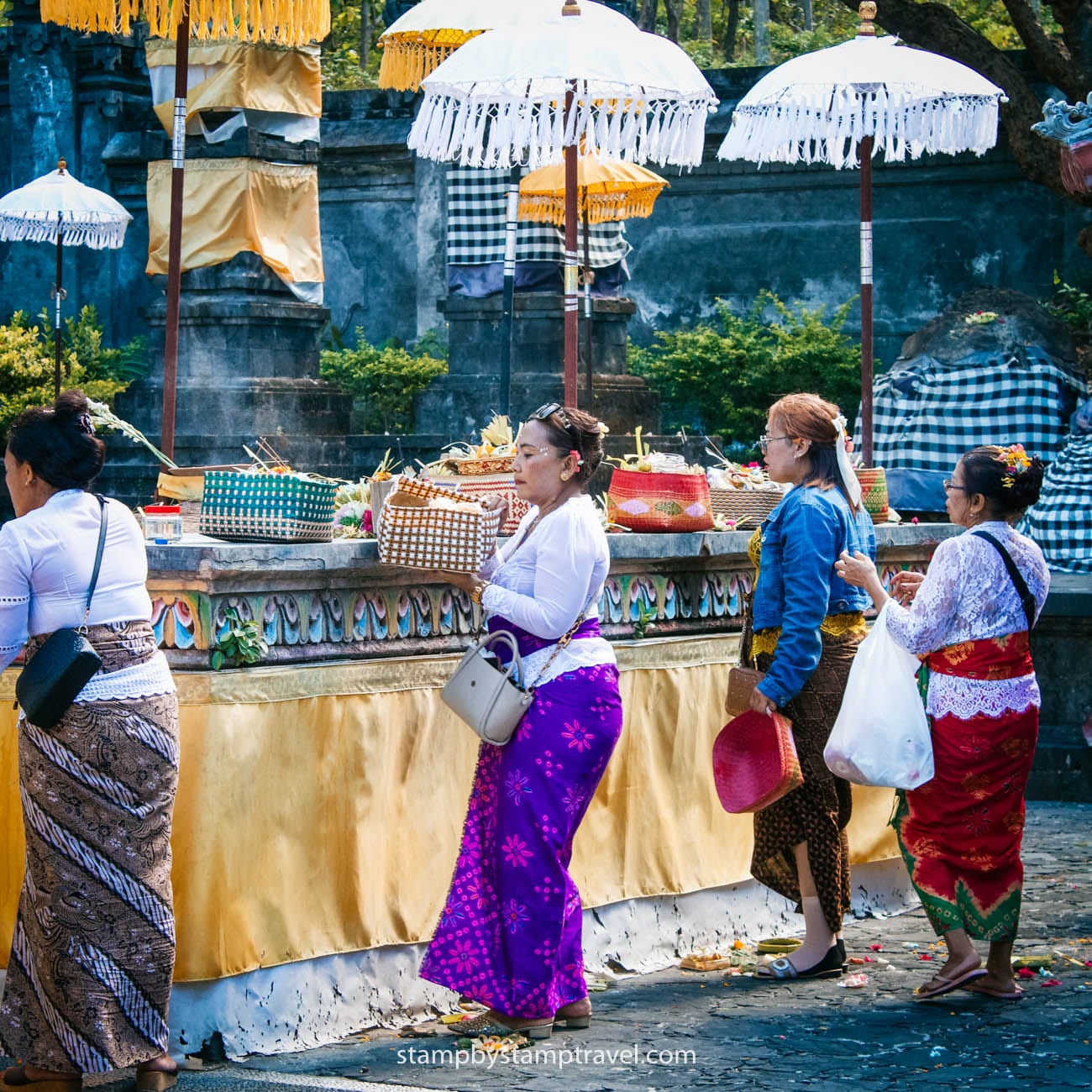 Tradición en los templos de Bali