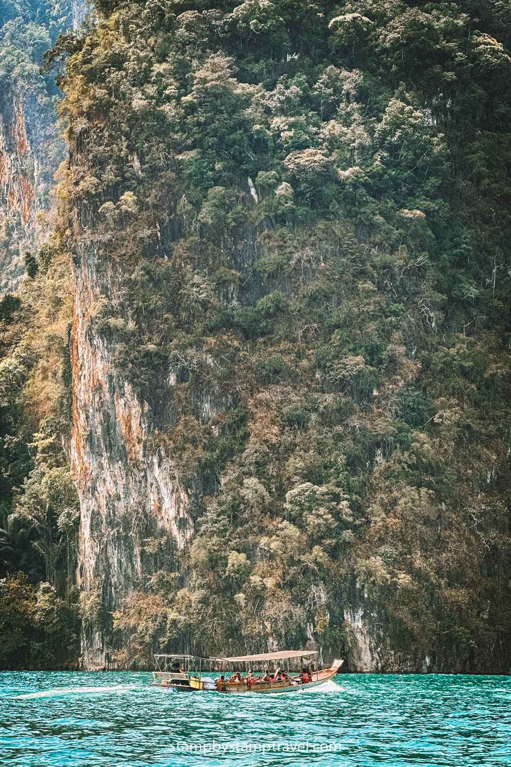 Navegando el Parque Nacional de Khao Sok