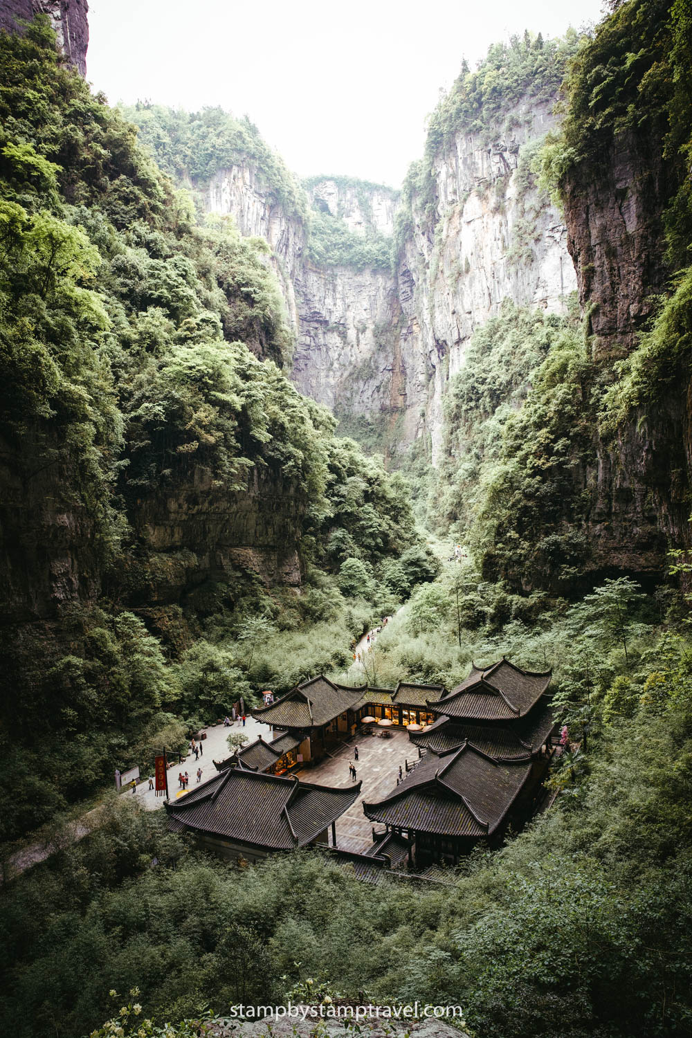 Posada en los puentes naturales de Wulong